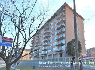 4520 King St APT 605, Alexandria, VA 22302