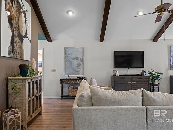 5th image of 4 Cardinal Cir