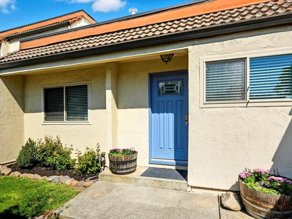 1818 Primavera Court, Santa Rosa, CA 95409