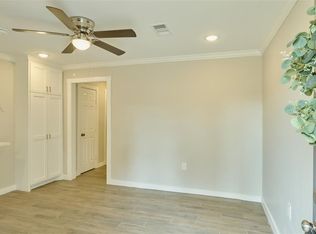 309 S Magnolia St #309, Tomball, TX 77375