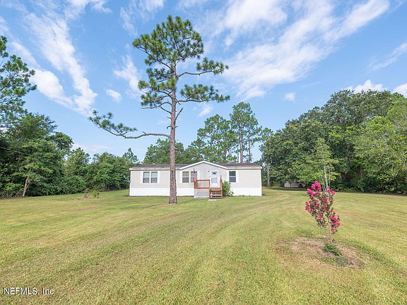 3rd image of 109 HARBOR FARMS Court