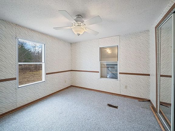 3rd image of 13 Alder Ln