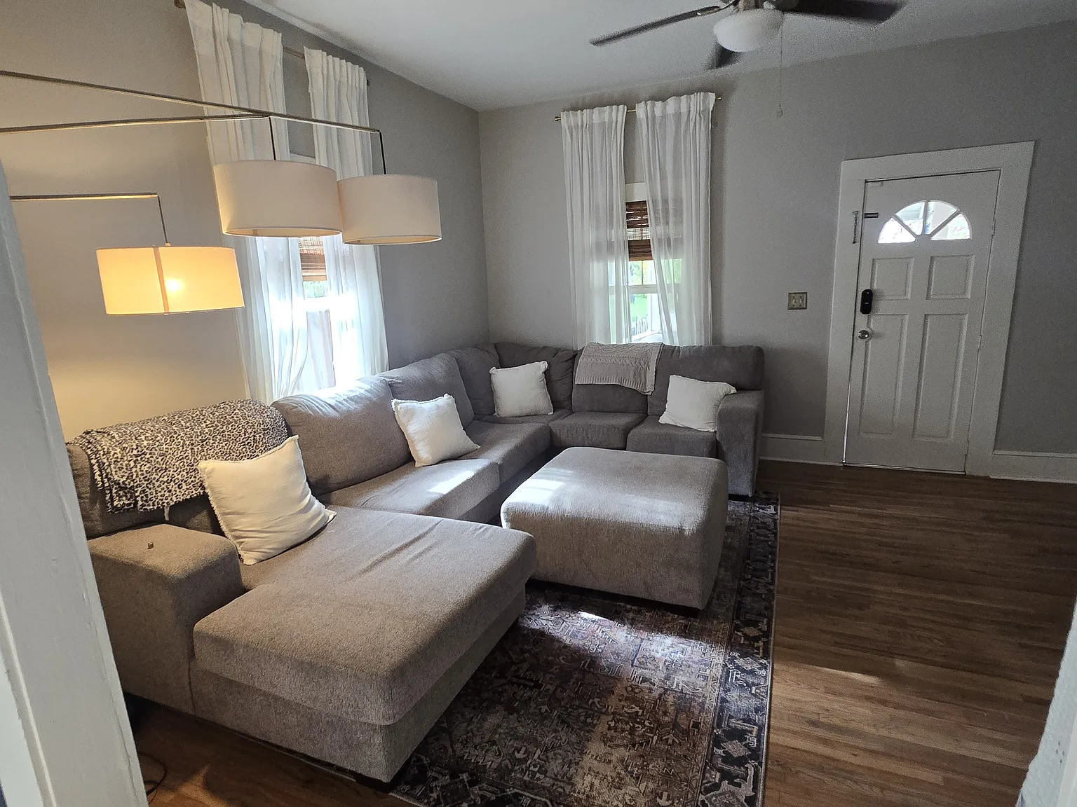 2 bed, 1128 sqft, $2,000 — Photo 1