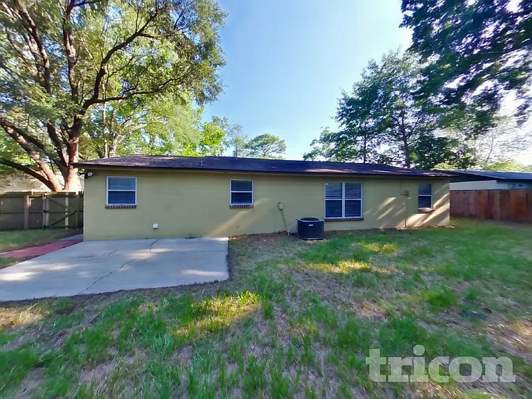 1641 Rhonda Dr — Photo 16