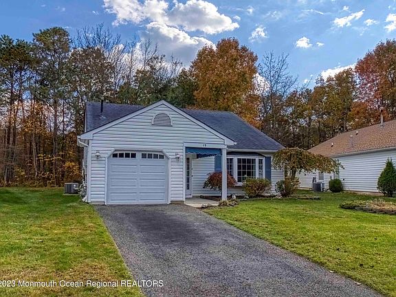 3rd image of 15 Beaver Hollow Drive