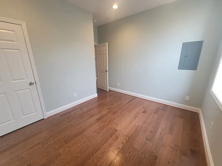 2635 Saint Paul St — Photo 7