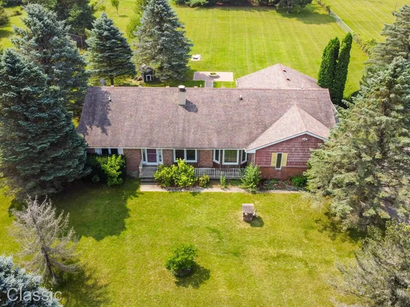 3347 Dunham Rd, Highland, MI 48357