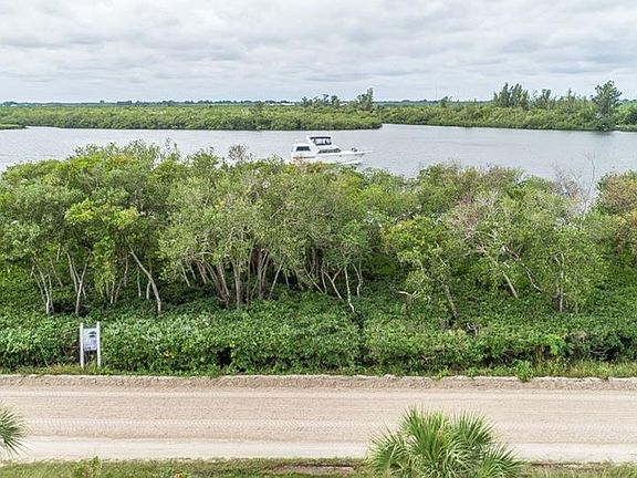2nd image of 1289 W Island Club Sq