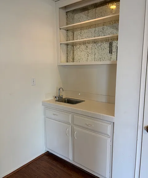 1123 S Wooster St #101 — Photo 8