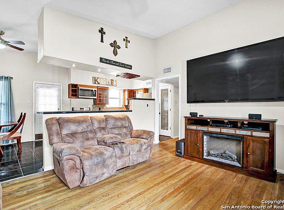 3rd image of 5203 Arrowhead Dr