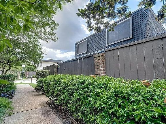 5th image of 12054 Mighty Oak Dr #B