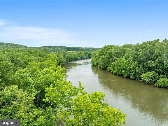 4th image of 364 Stoney Bottom Rd