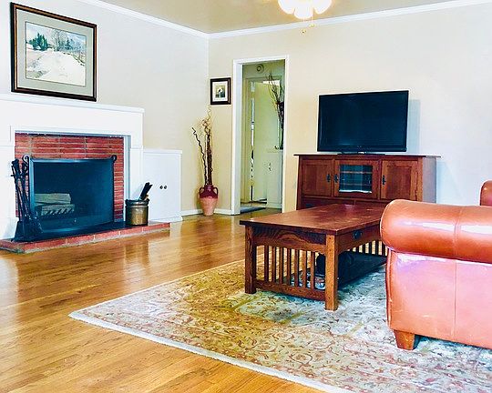 4th image of 5449 Baldwin Ave