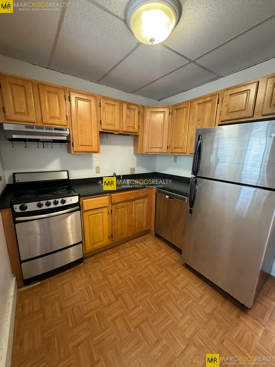 Building Photo - 587 Beacon St #2B