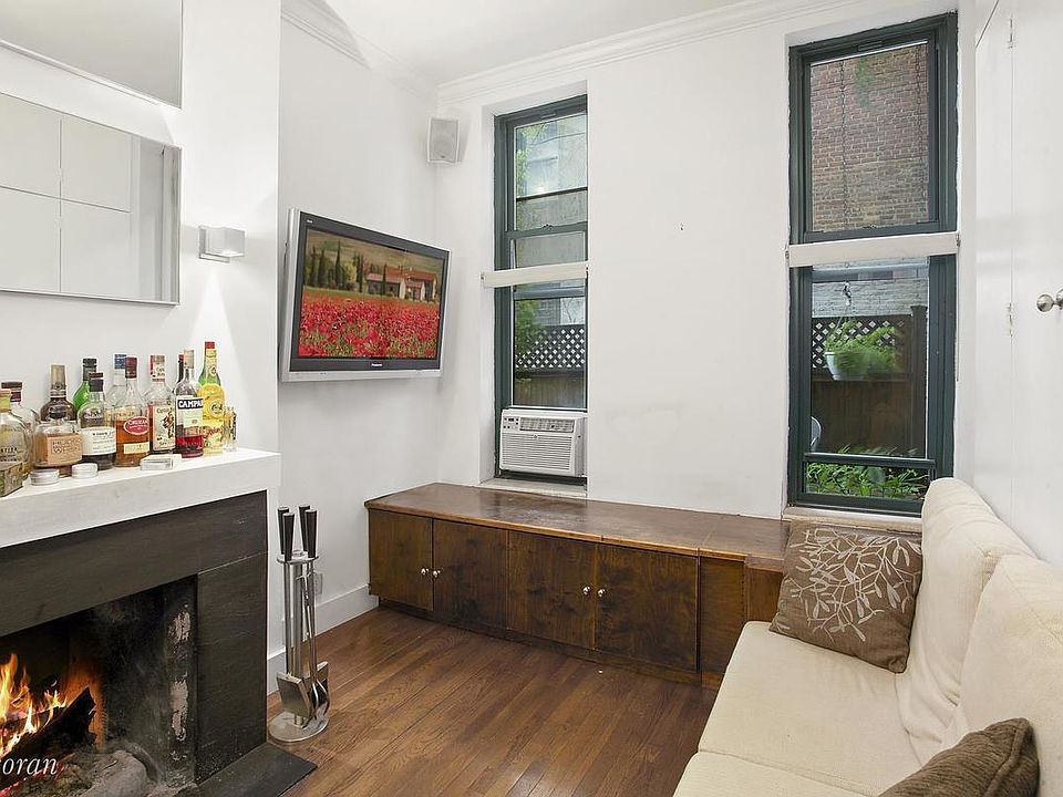 1st image of 88 Horatio St APT 1B