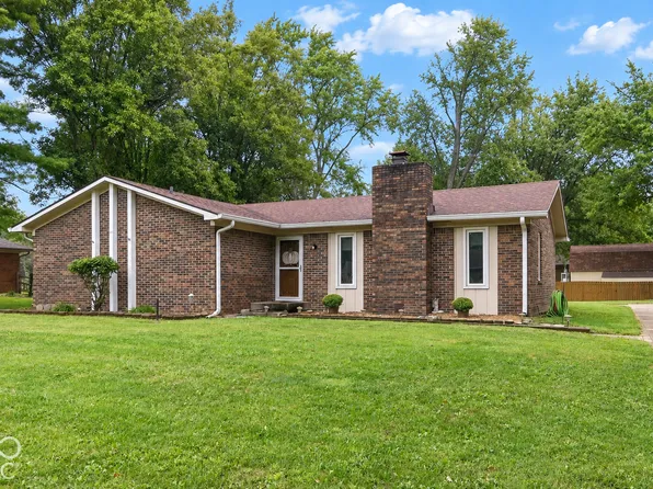 560 Margueritta Ct, Greenwood, IN 46143