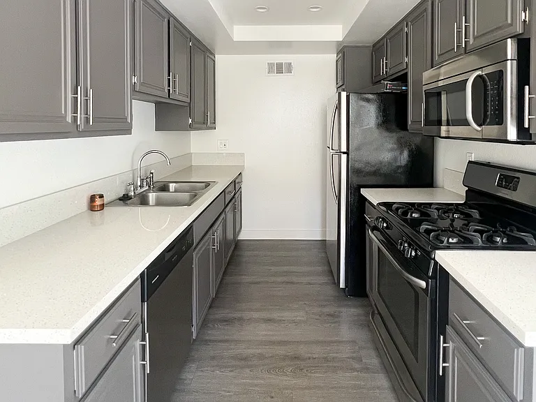 4077-4083 Tujunga Ave #202 — Photo 4