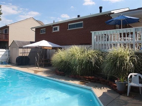 3rd image of 326 Rose Dr