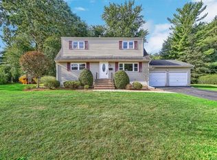 1 Gandy Ln, New City, NY 10956