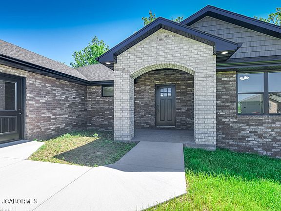 4th image of 1502 Summerfield Dr