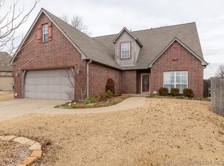 8703 N 140th East Ct, Owasso, OK 74055