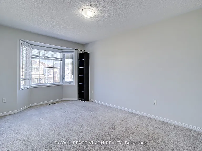 72 Jeanette St — Photo 15