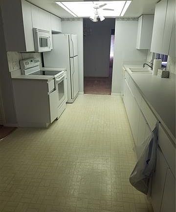 2nd image of 164 Carlisle Ave S
