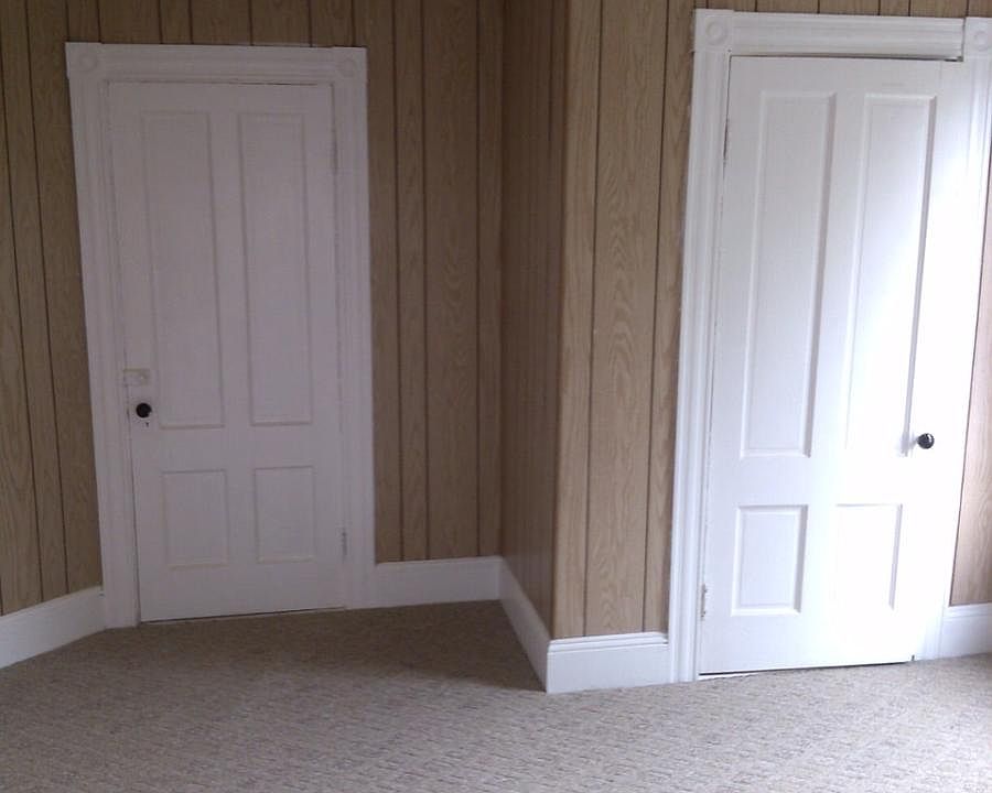 2nd image of 185 College Ave