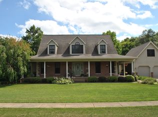 23369 Farmdale Rd, Washington, IL 61571