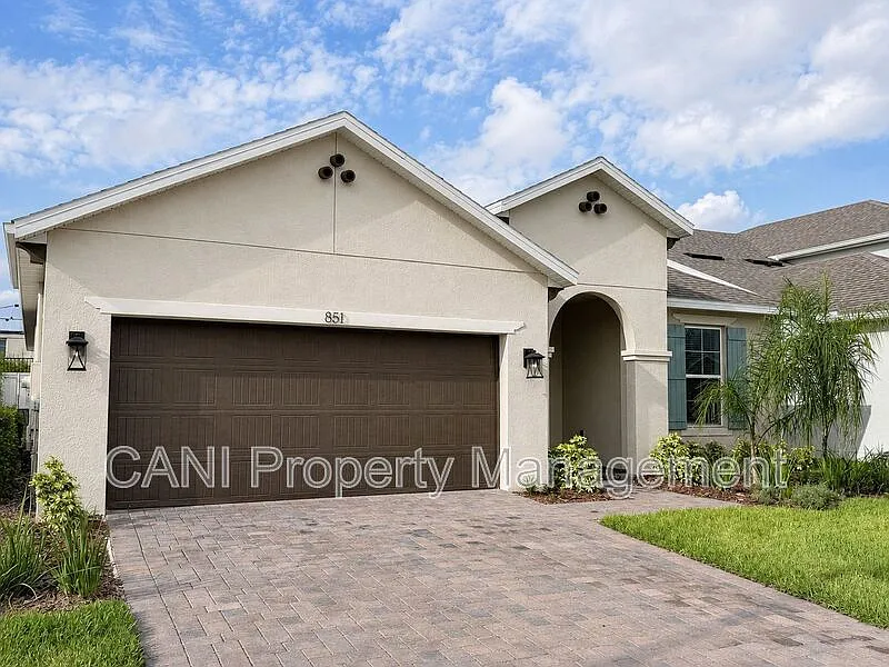 4 bed, 3.0 bath, 2562 sqft, $3,100 — Photo 2