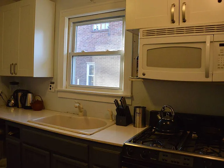 Full Kitchen with Appliances & Ample Counter Space