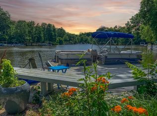 6213 Waterway Dr, Falls Church, VA 22044