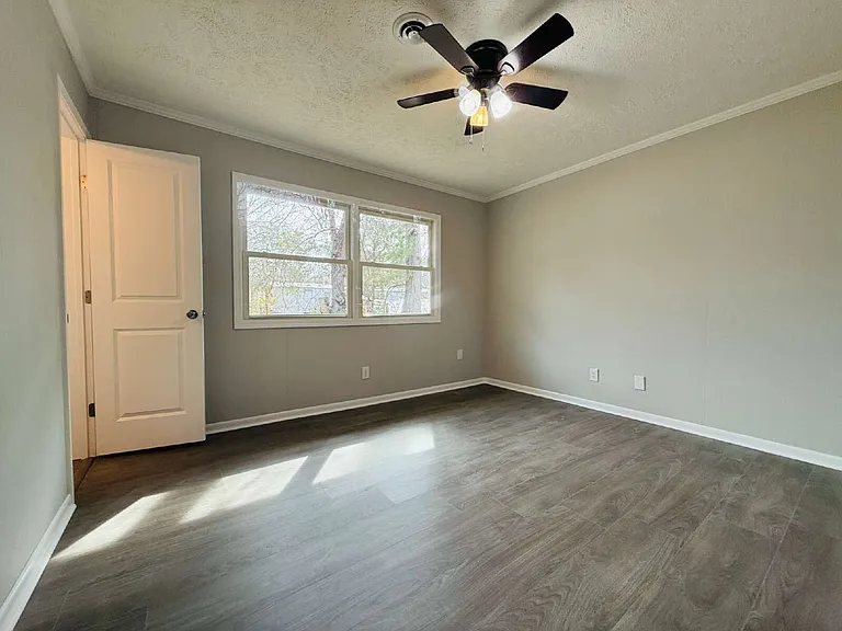 4736 Rosehill Rd — Photo 7