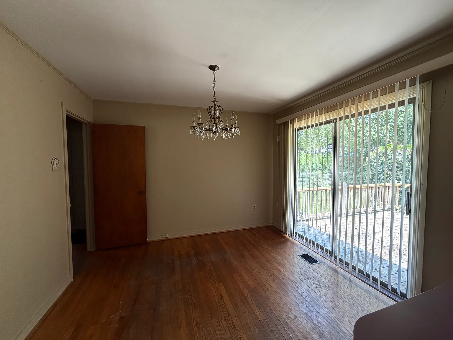 2 bed, 1123 sqft, $1,300 — Photo 4