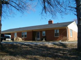 931 Pleasure Point W, Maceo, KY 42355