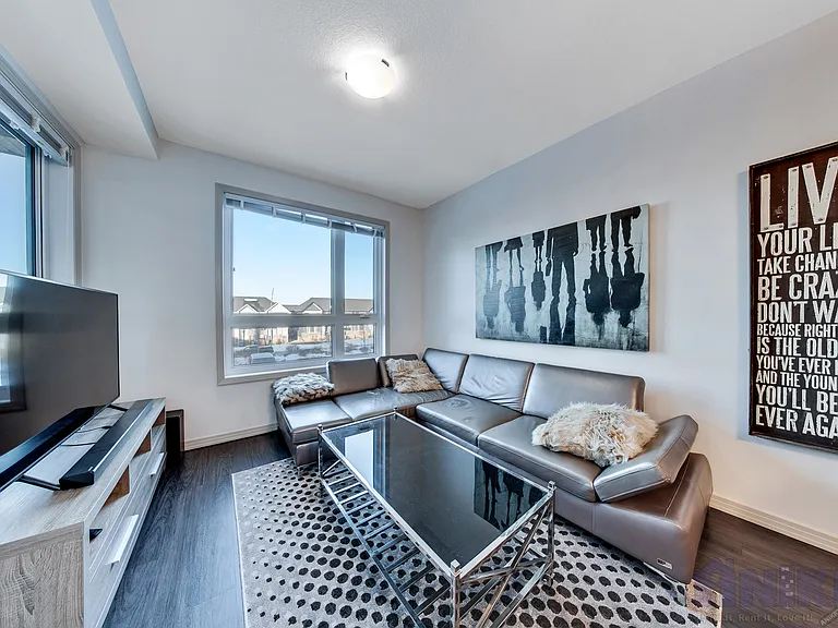 223 Evergreen Sq #212 — Photo 7