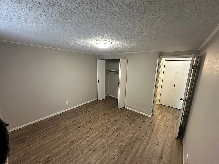 Newberry Apartments — Photo 5