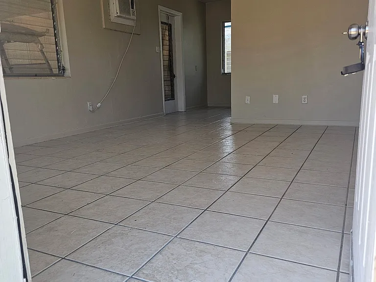 3605 Norwood Ct — Photo 2
