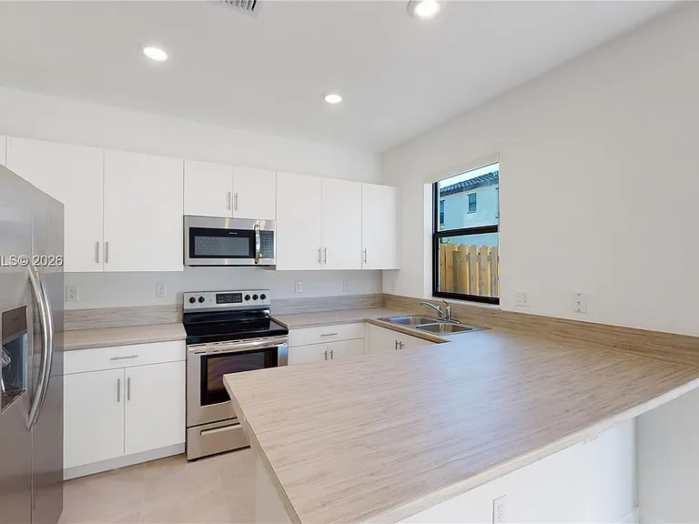 11815 SW 246th Ter — Photo 3