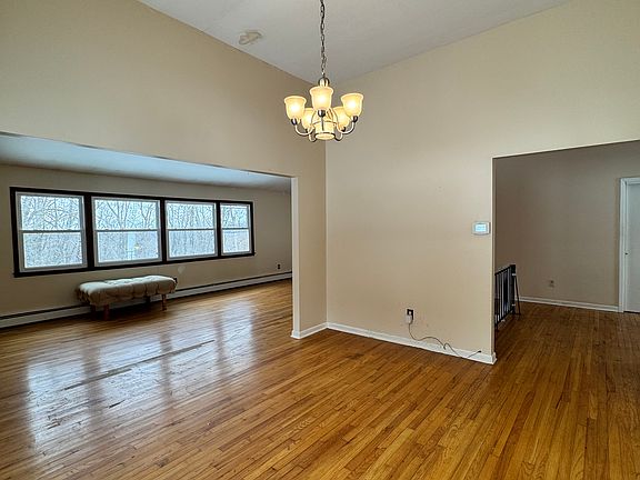 4th image of 35 Top O Hill Rd