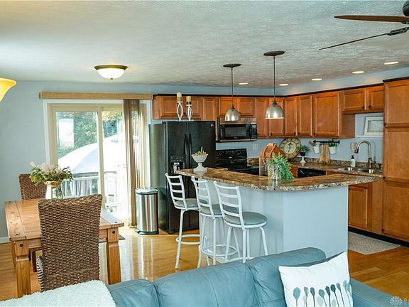 5th image of 2206 Manton Dr