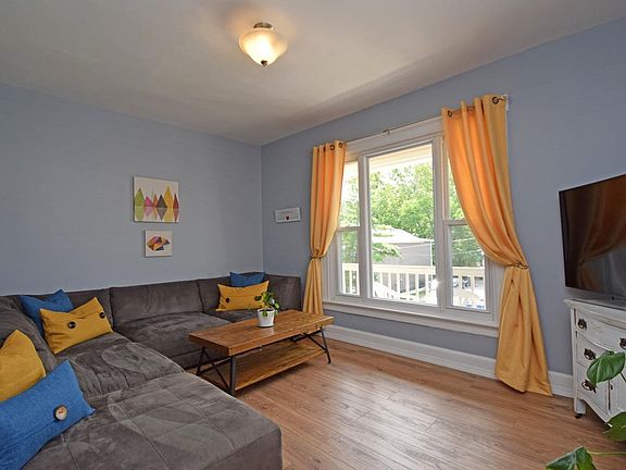 4th image of 520 Hoge St
