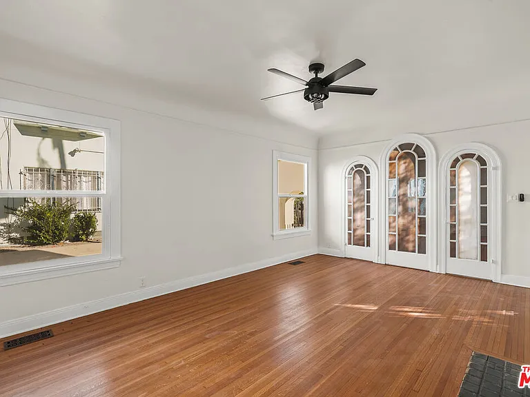 1815 N Grace Ave — Photo 5