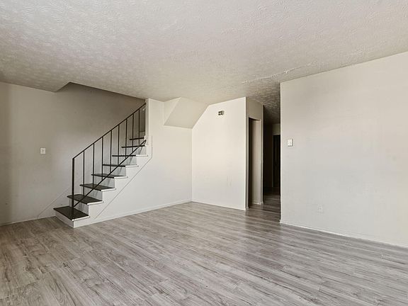 4th image of 106 Sheila Ct