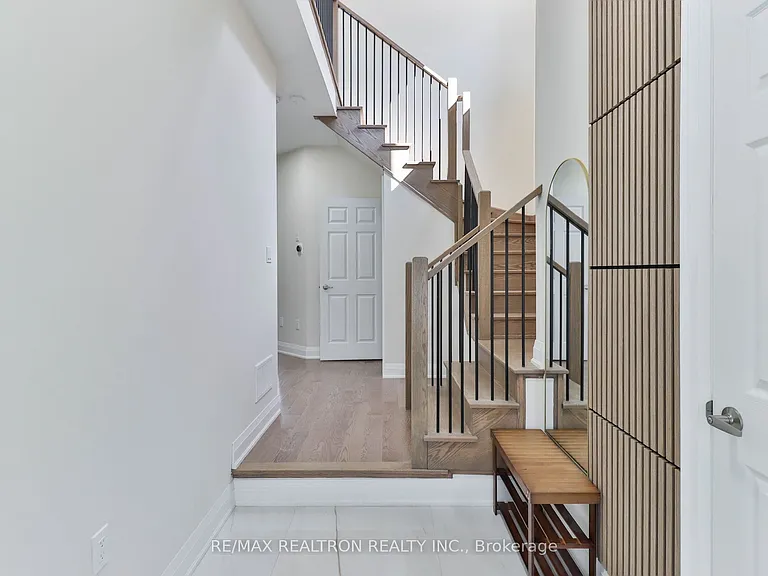 15 George Ellis Dr — Photo 2