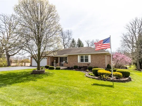6655 Woodbriar Ln, Greenville, OH 45331