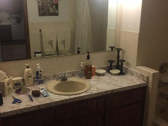 4th image of 8431 W Windsor Ave #1