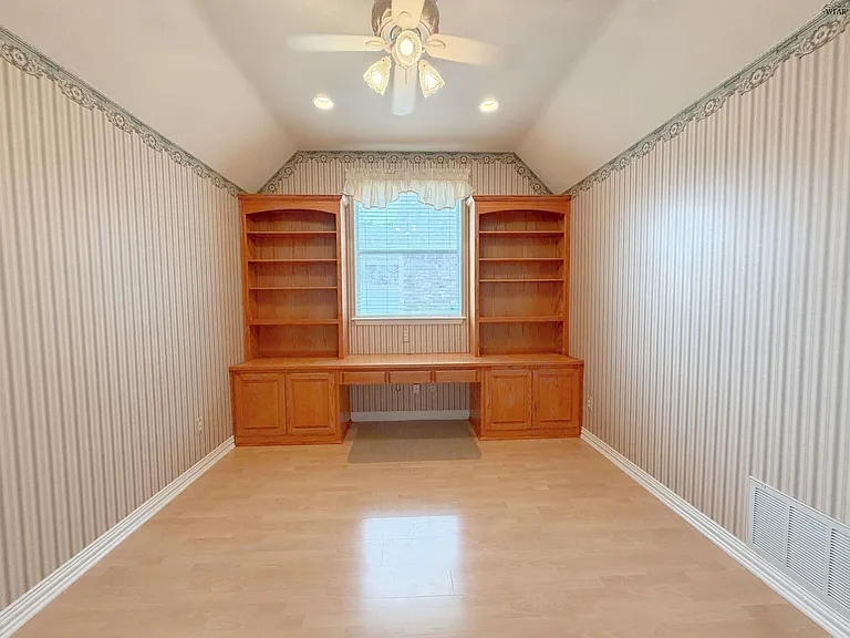 4506 Hollow Ridge Dr — Photo 18