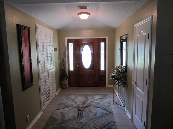 Front door/Foyer