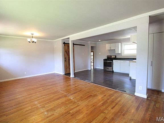2nd image of 10359 Roscommon Dr
